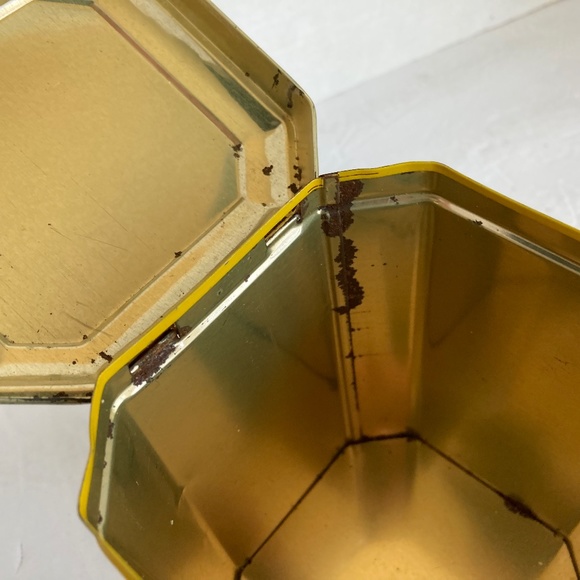 Vintage Radford Roasted Nuts Tin - Picture 6 of 10